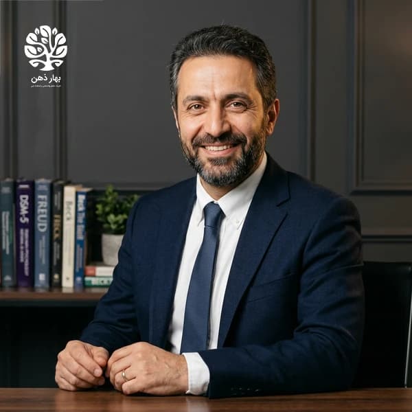 تصویر دکتر محمدرضا مولوی